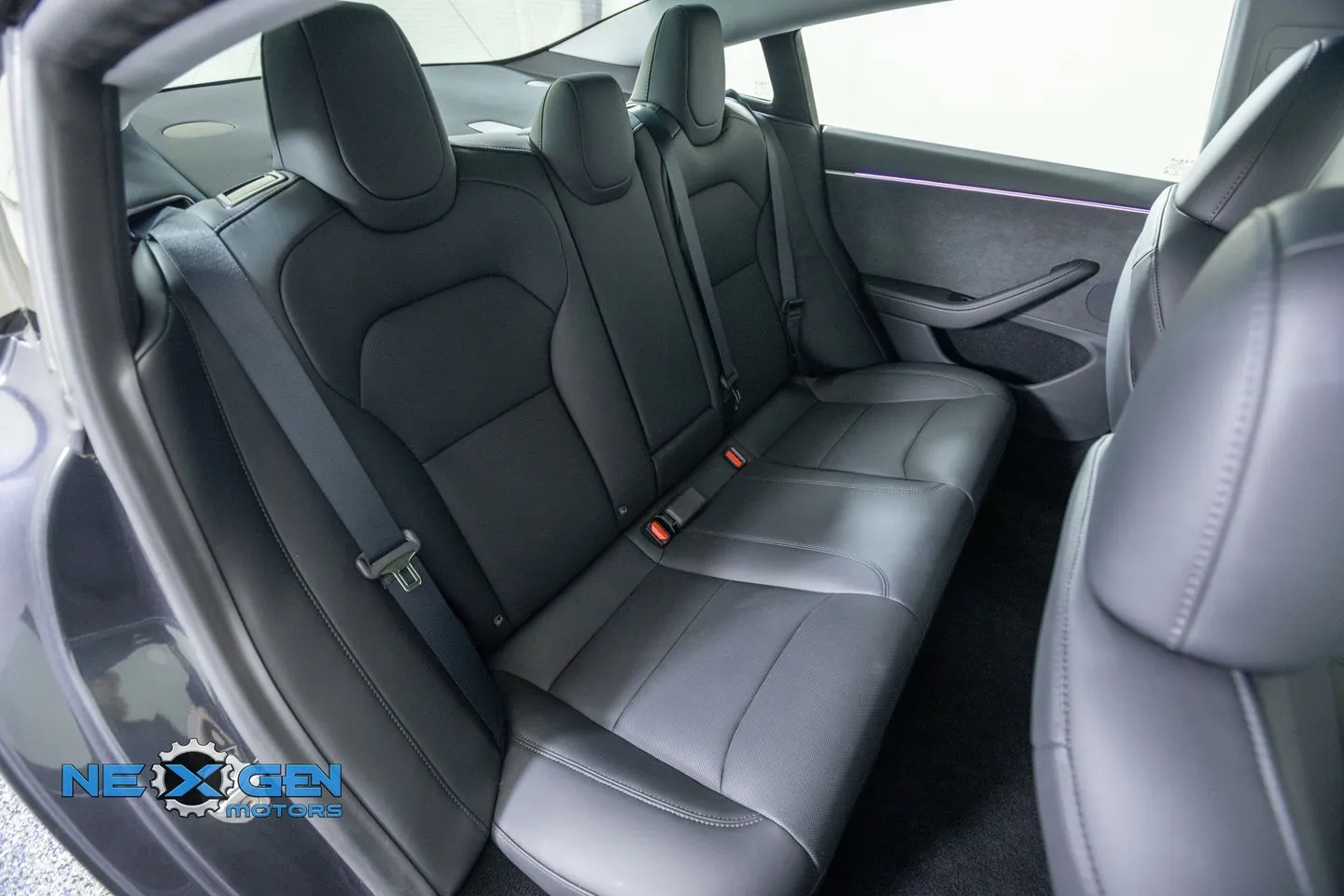 Tesla Model 3 photo 35