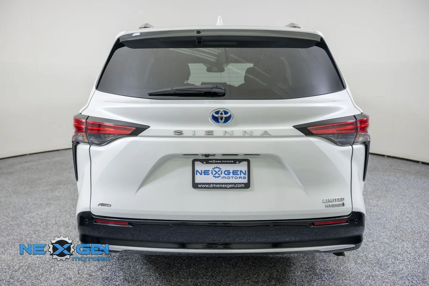 Toyota Sienna photo 7