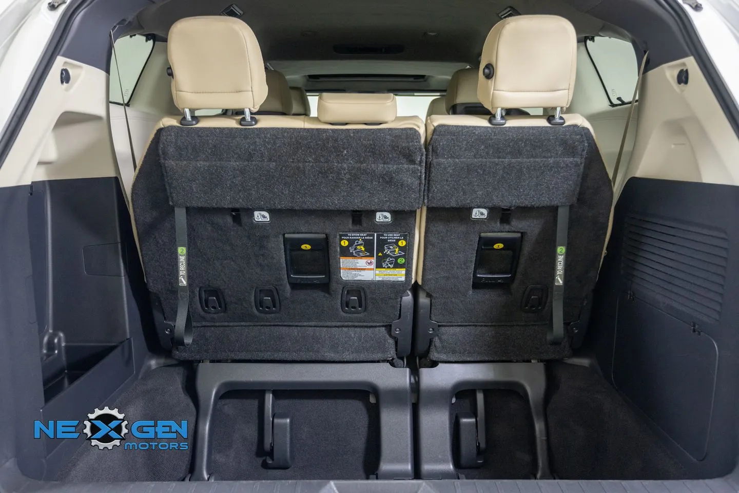 Toyota Sienna photo 34