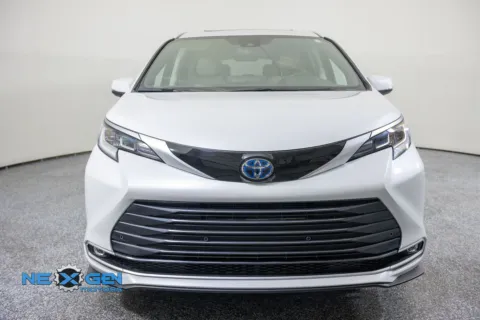 Photos of 2024 Toyota Sienna Limited for sale in Lindon, UT at NeXgen Motors