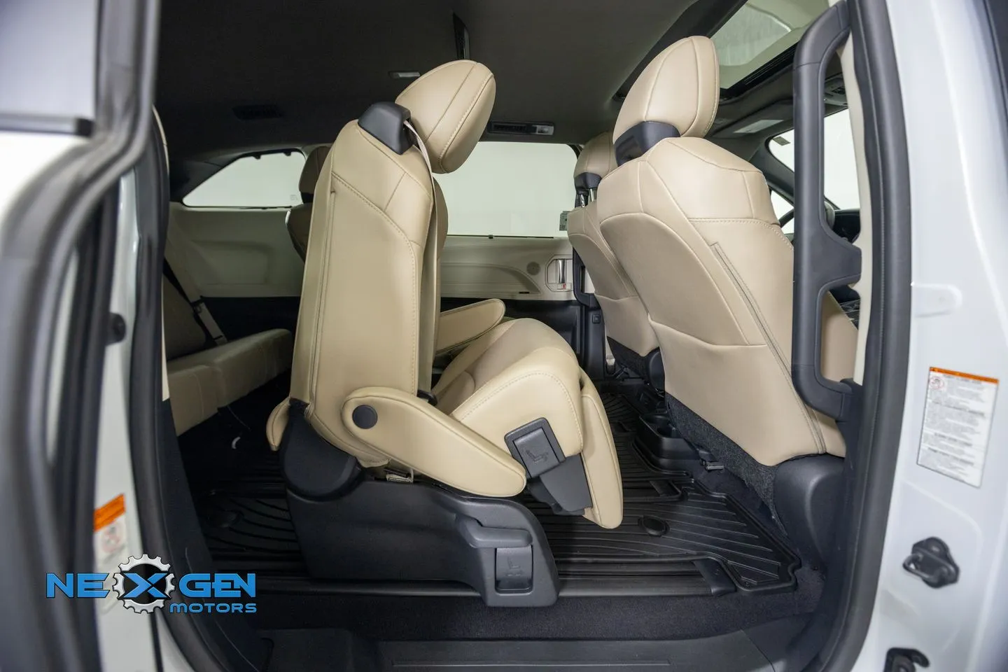Toyota Sienna photo 37