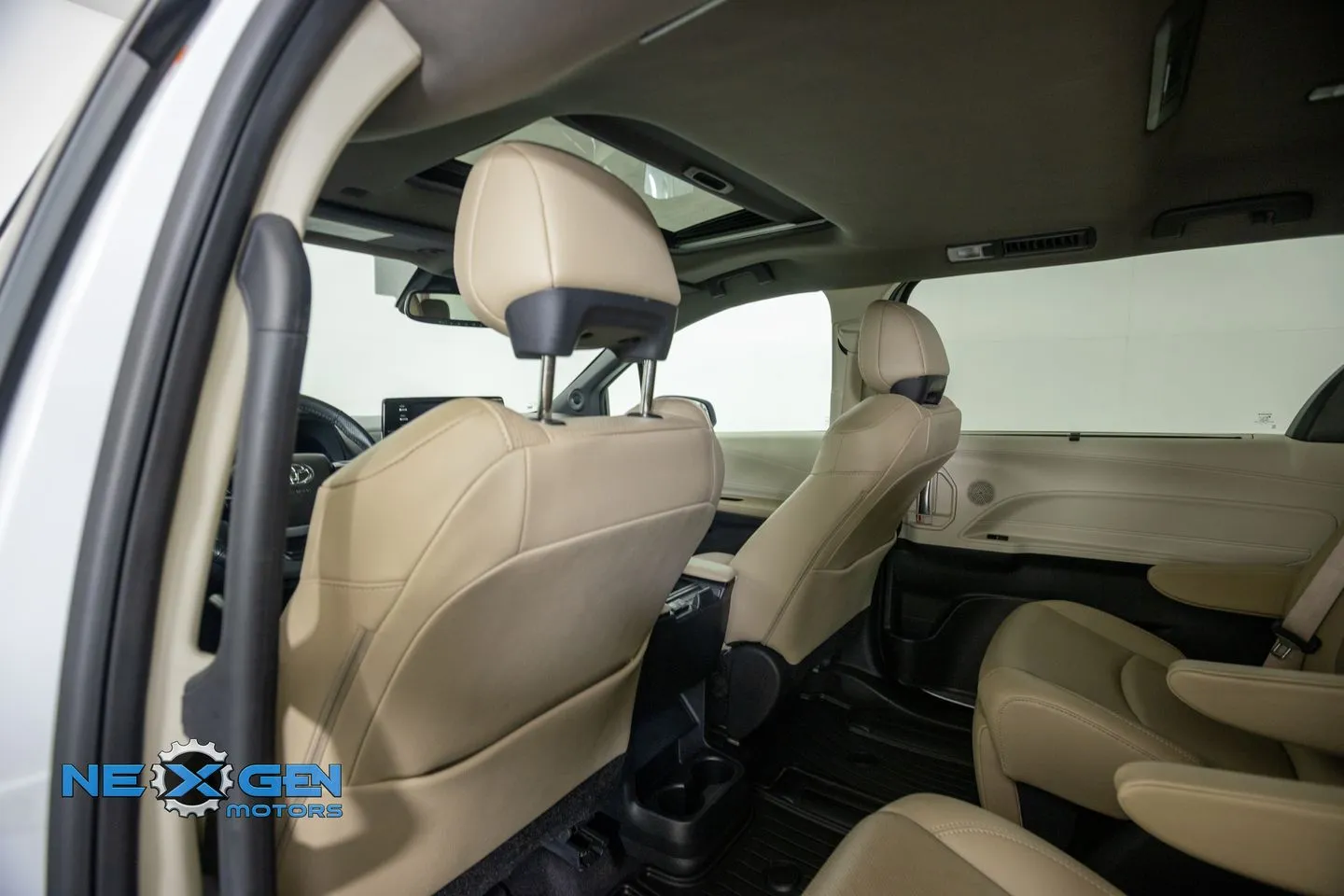 Toyota Sienna photo 27