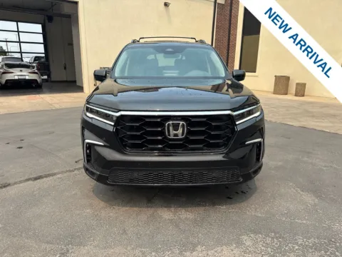 Photos of 2024 Honda Pilot Touring for sale in Lindon, UT at NeXgen Motors