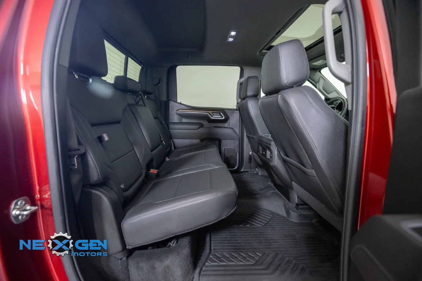 Chevrolet Silverado photo 38