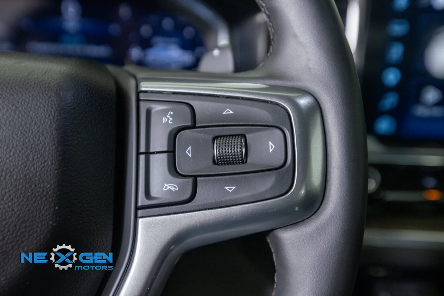 Chevrolet Silverado photo 16