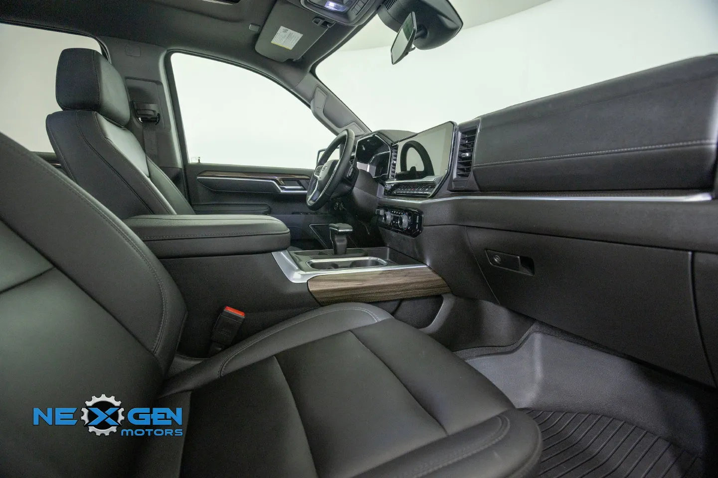 Chevrolet Silverado photo 43