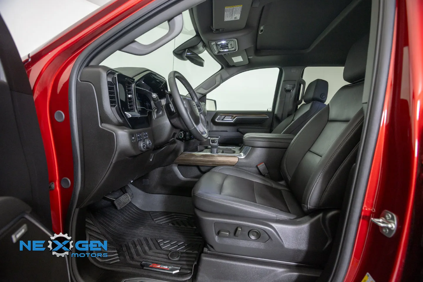 Chevrolet Silverado photo 12