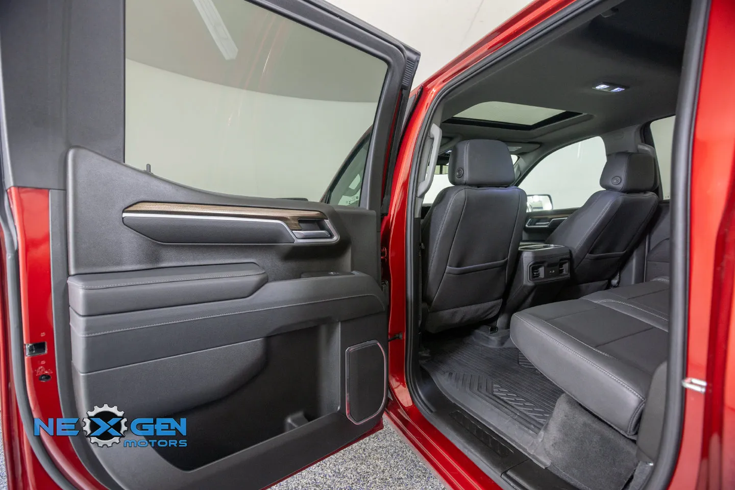 Chevrolet Silverado photo 27