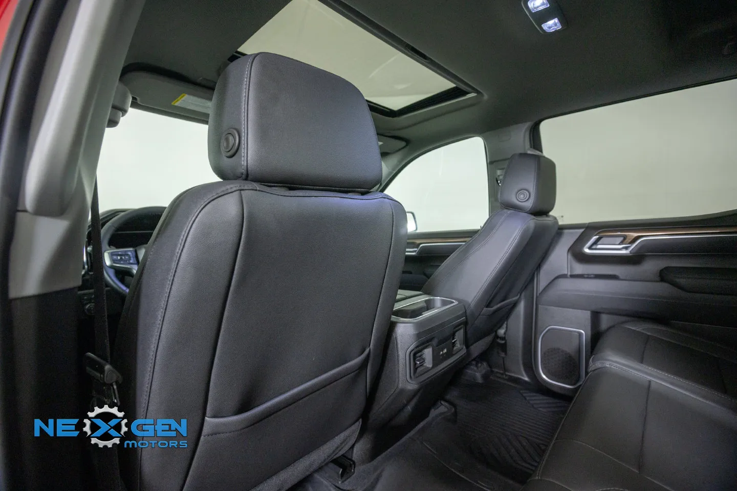 Chevrolet Silverado photo 28