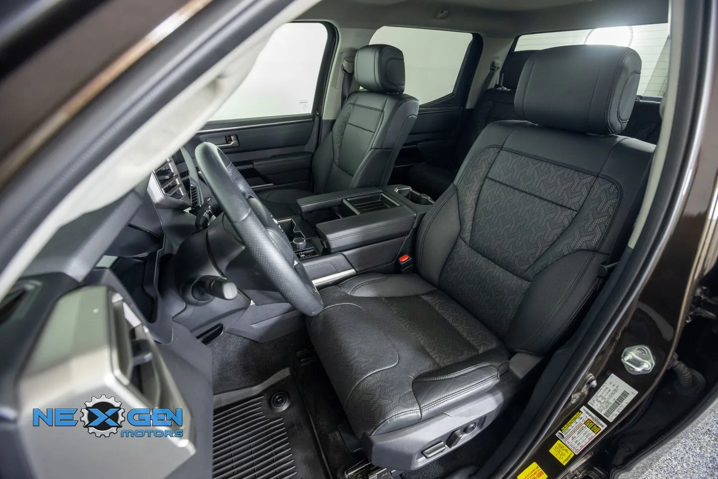 Toyota Tundra photo 26