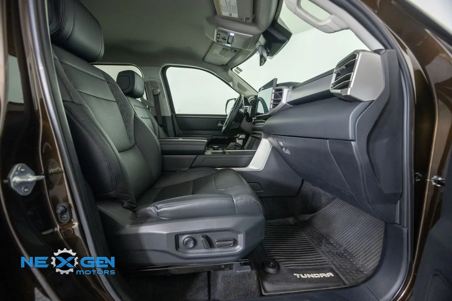 Toyota Tundra photo 44