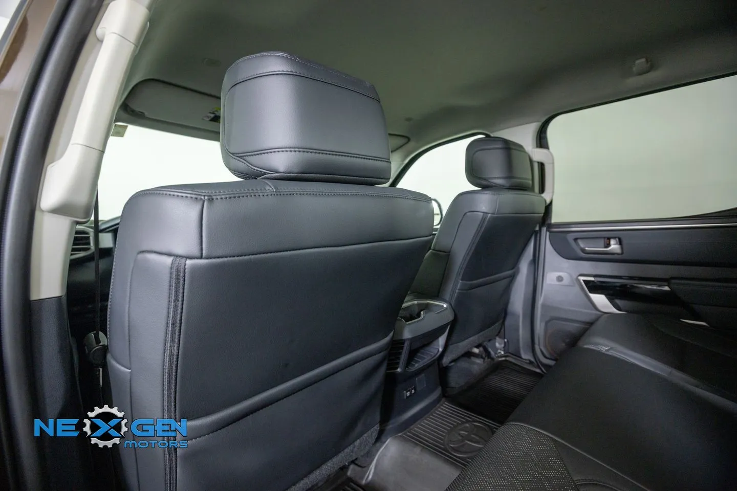 Toyota Tundra photo 28