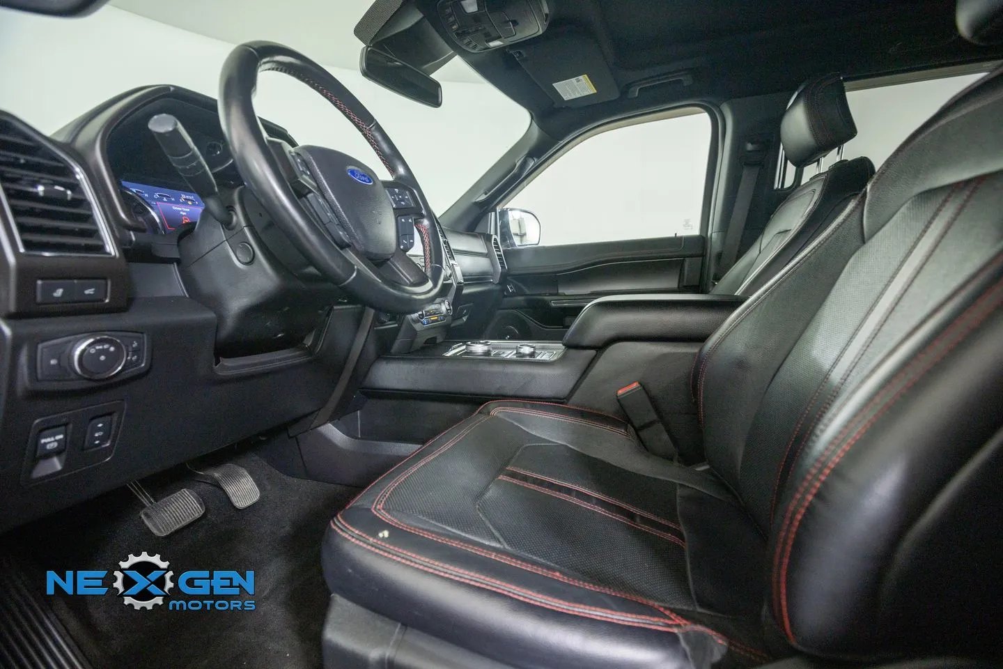Ford Expedition photo 14