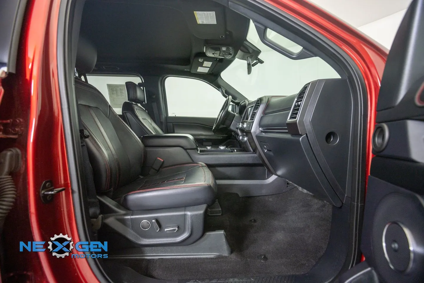 Ford Expedition photo 9
