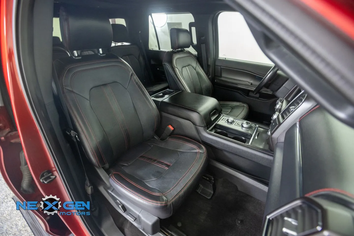 Ford Expedition photo 11