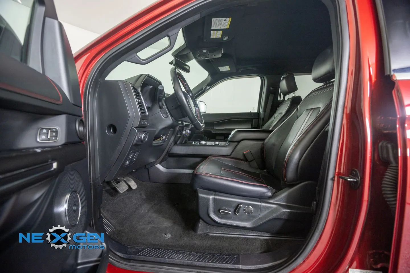 Ford Expedition photo 15