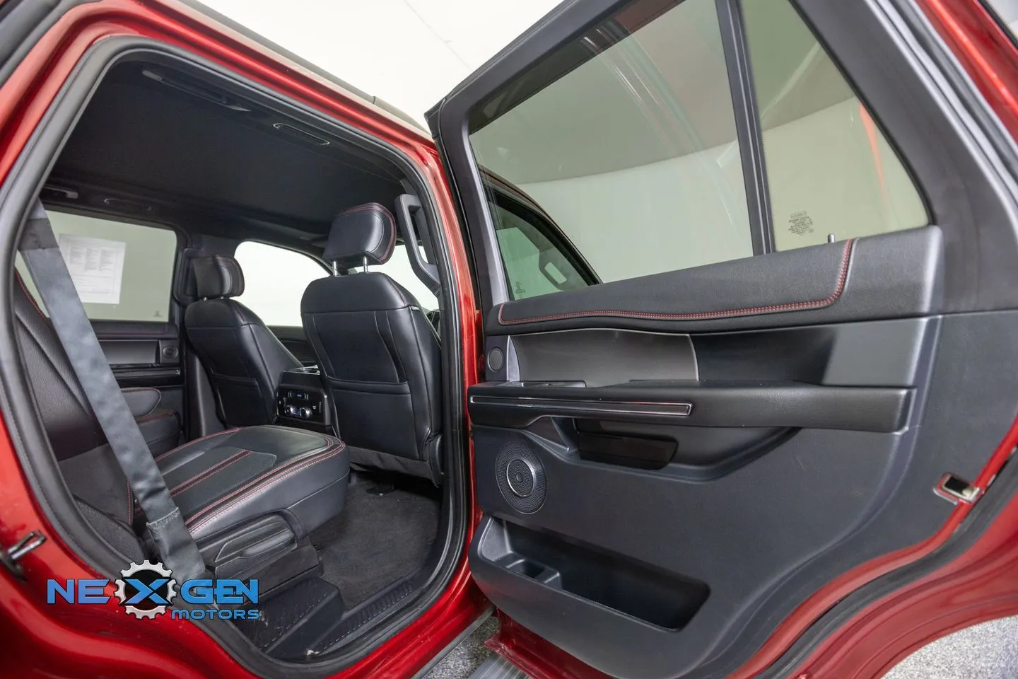Ford Expedition photo 43