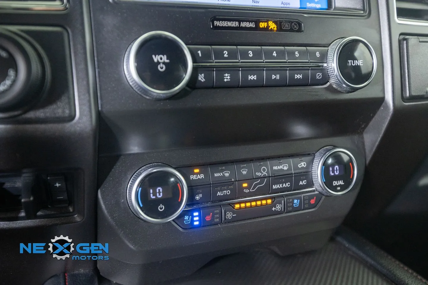 Ford Expedition photo 25