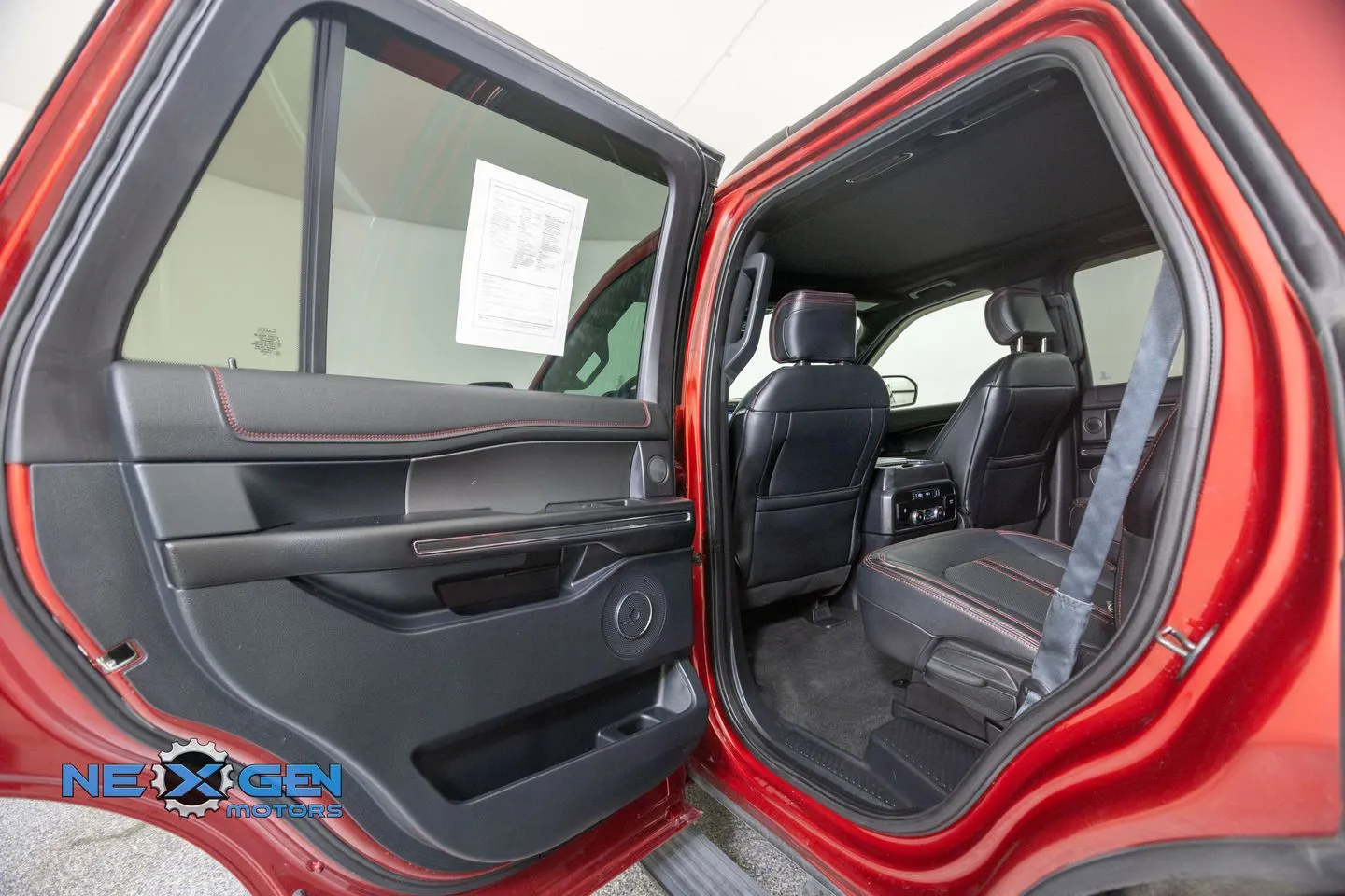 Ford Expedition photo 32