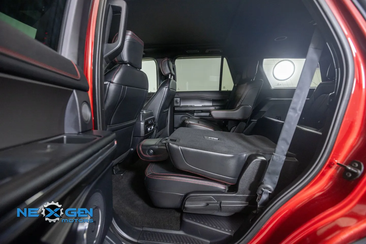 Ford Expedition photo 35