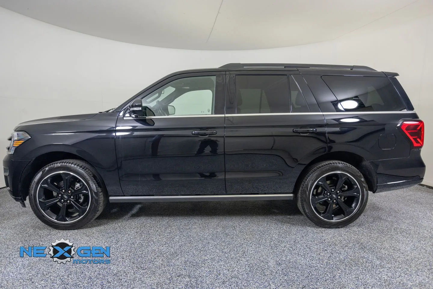 Ford Expedition photo 5