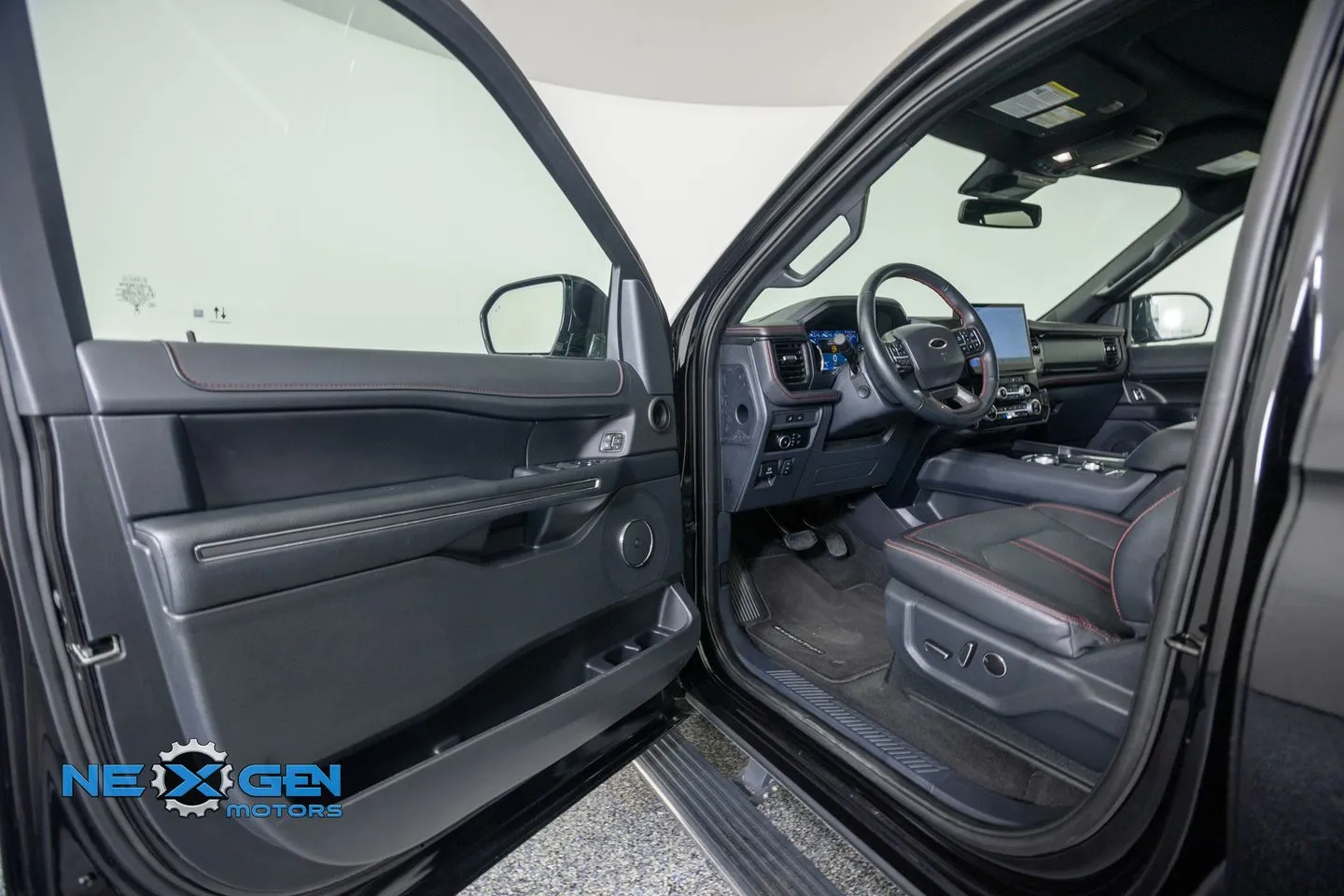 Ford Expedition photo 10