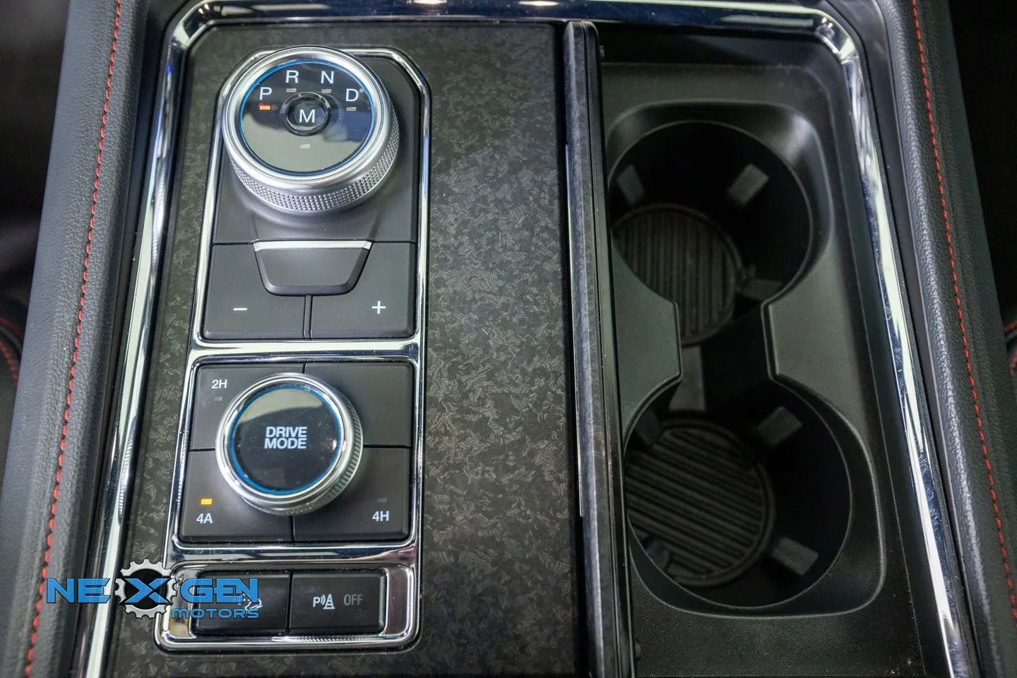 Ford Expedition photo 25