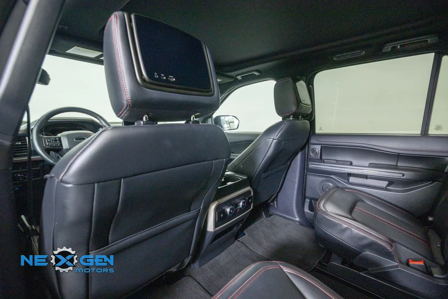 Ford Expedition photo 29