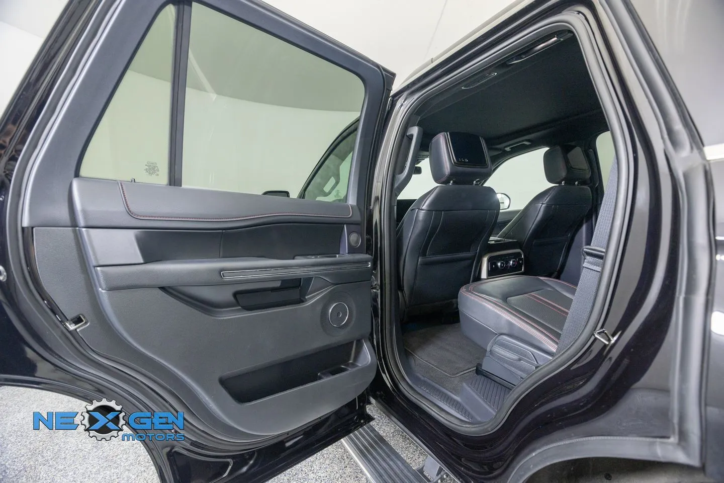 Ford Expedition photo 28