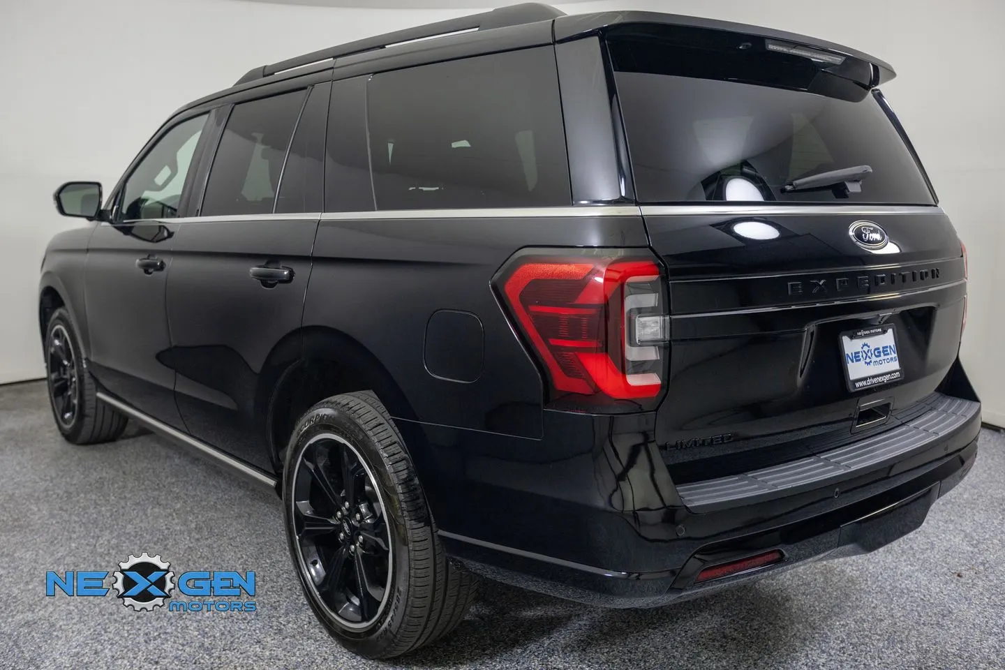 Ford Expedition photo 6