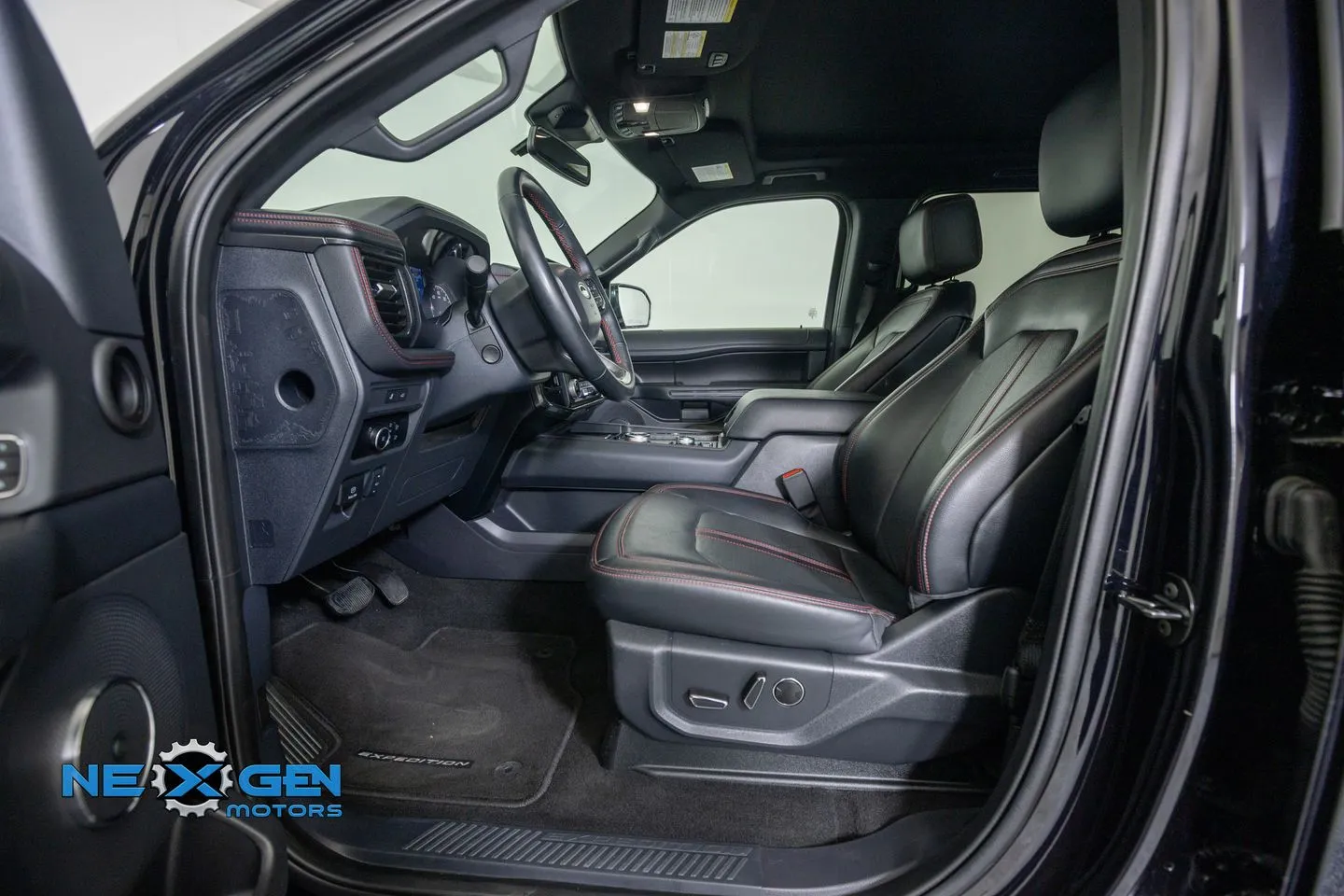 Ford Expedition photo 12