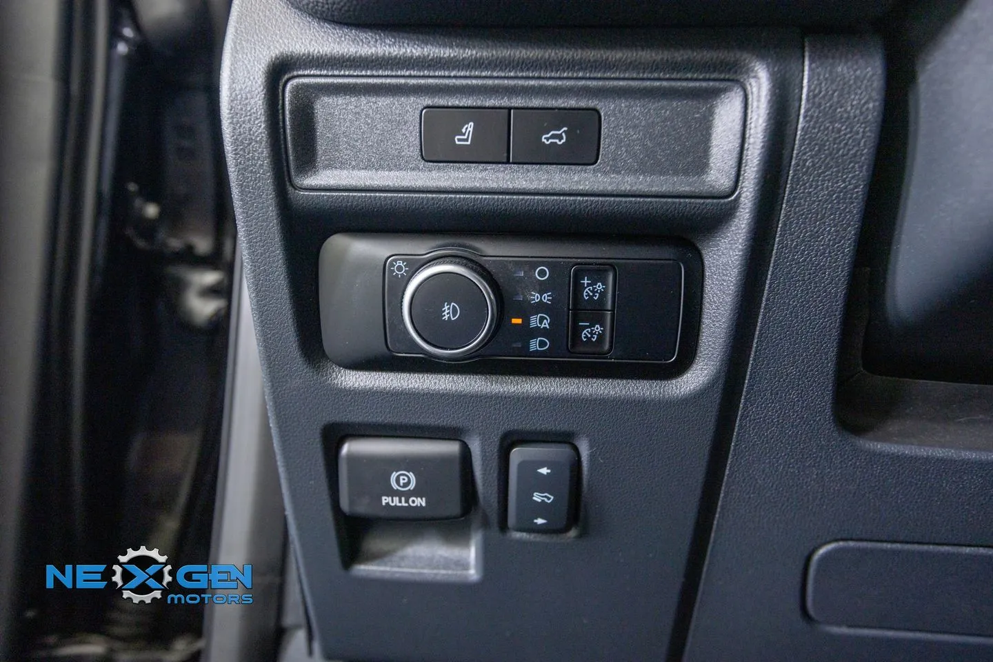Ford Expedition photo 14