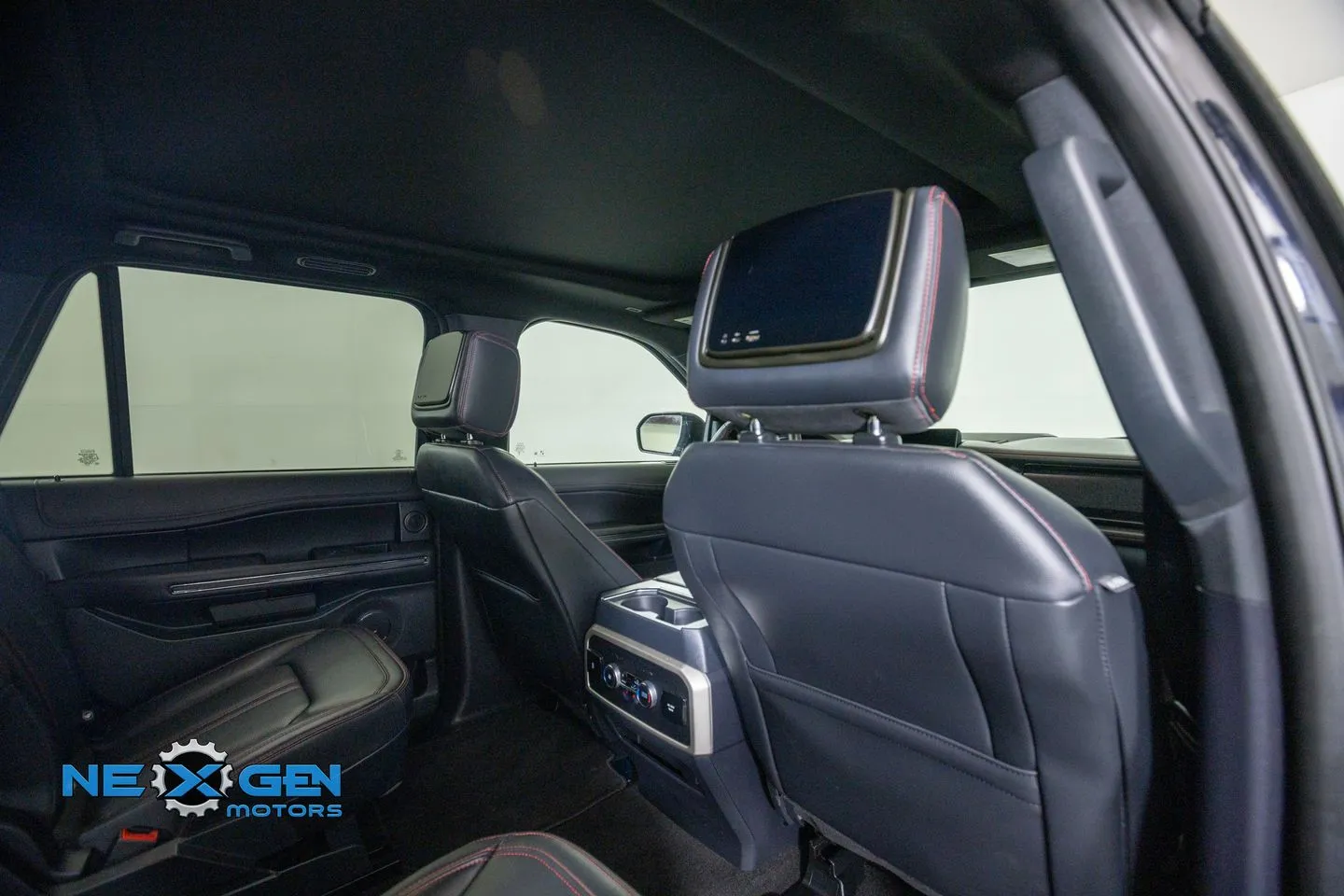 Ford Expedition photo 39
