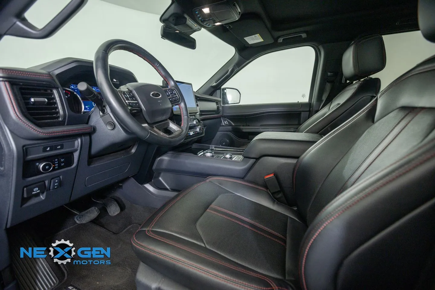 Ford Expedition photo 11
