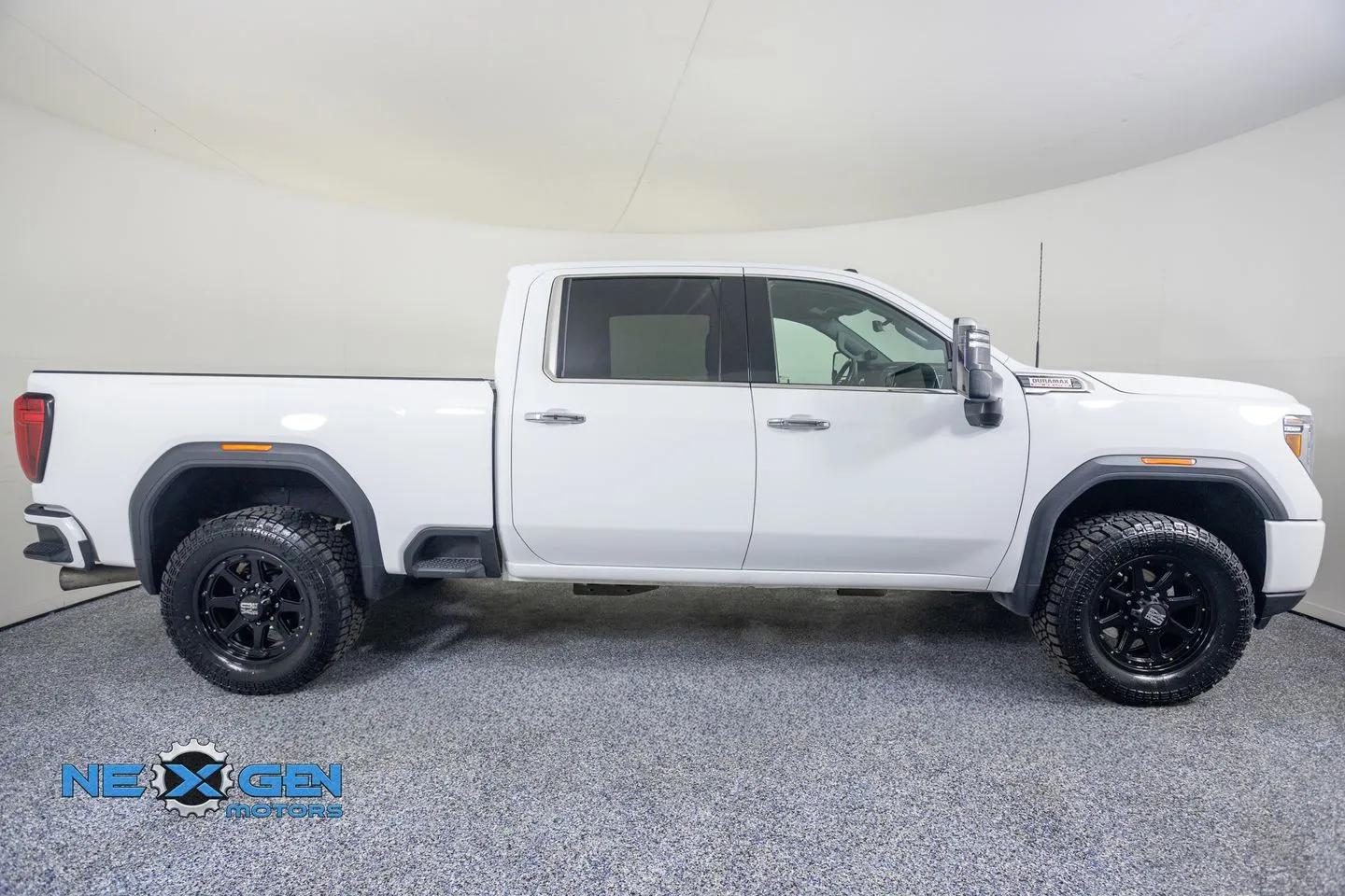 GMC Sierra photo 9