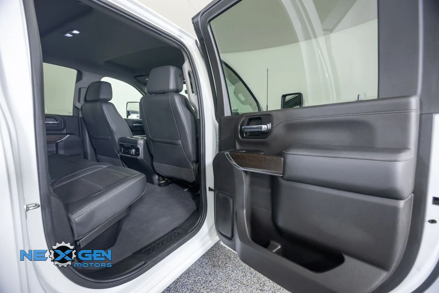 GMC Sierra photo 38