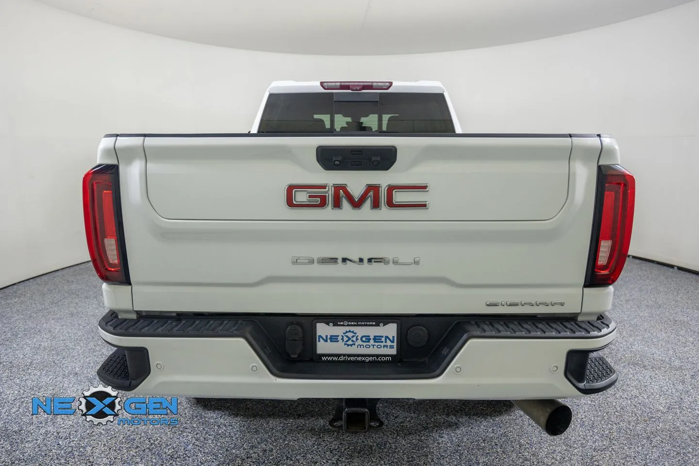 GMC Sierra photo 7