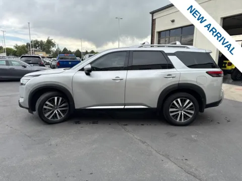 More photos of 2022 Nissan Pathfinder Platinum at NeXgen Motors, UT