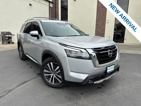 Silver 2022 Nissan Pathfinder Platinum for sale in Lindon, UT