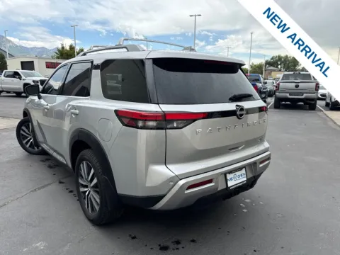 More photos of 2022 Nissan Pathfinder Platinum at NeXgen Motors, UT