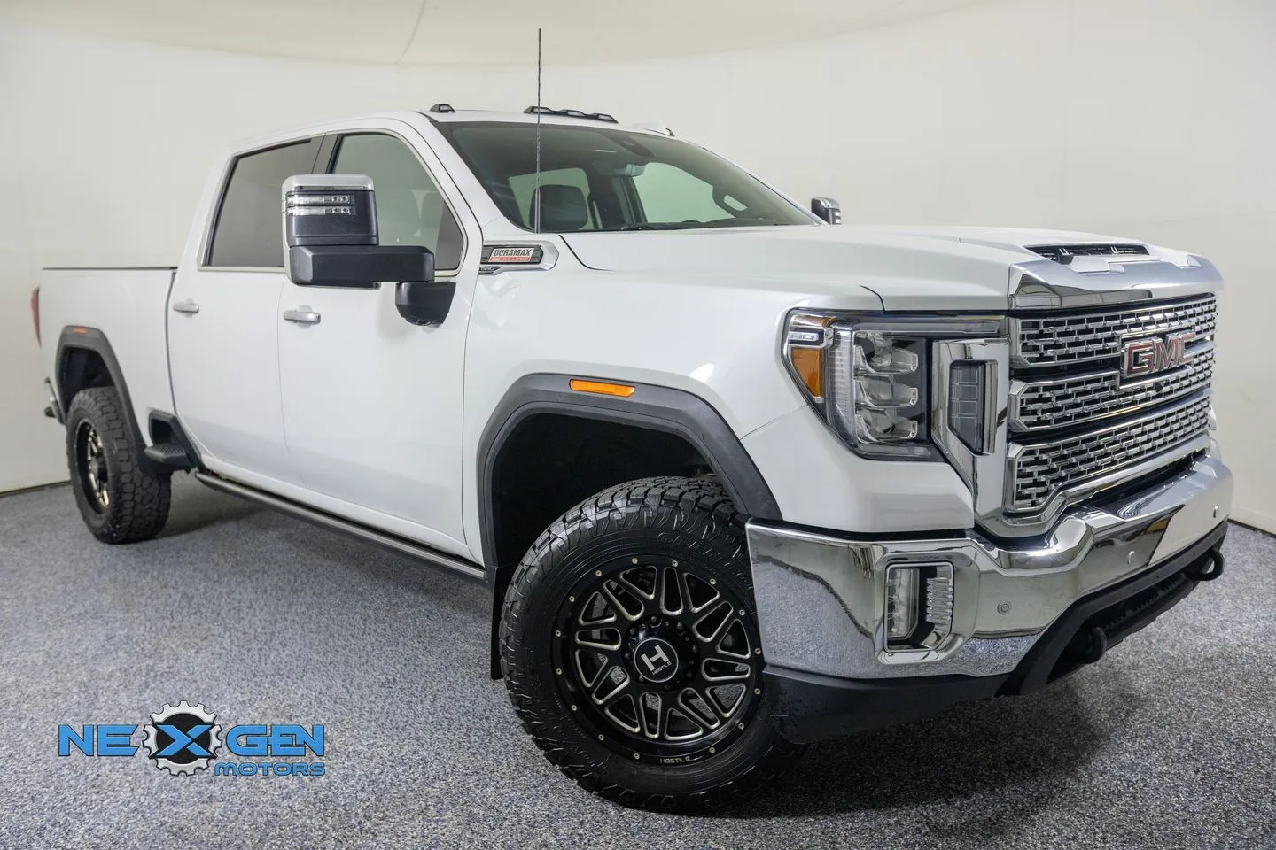 2023 GMC Sierra 4WD Crew Cab Standard Box Denali's photo