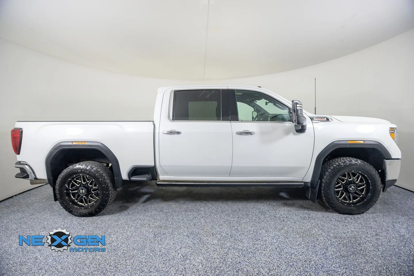 GMC Sierra photo 9