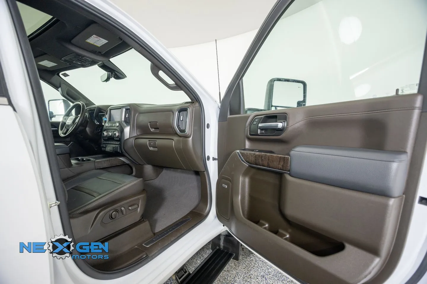 GMC Sierra photo 43
