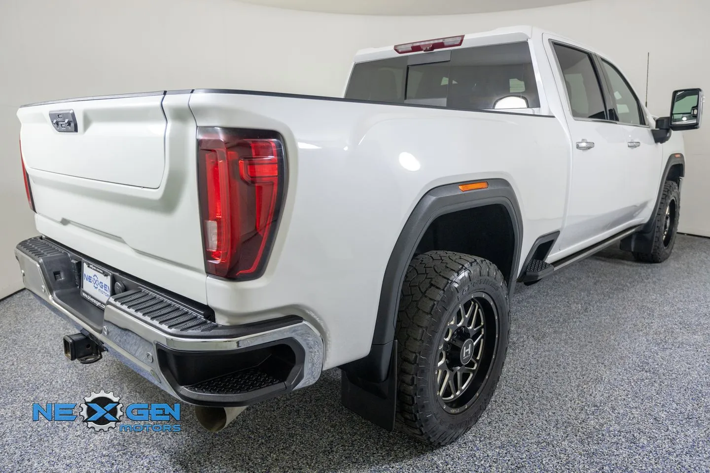 GMC Sierra photo 8