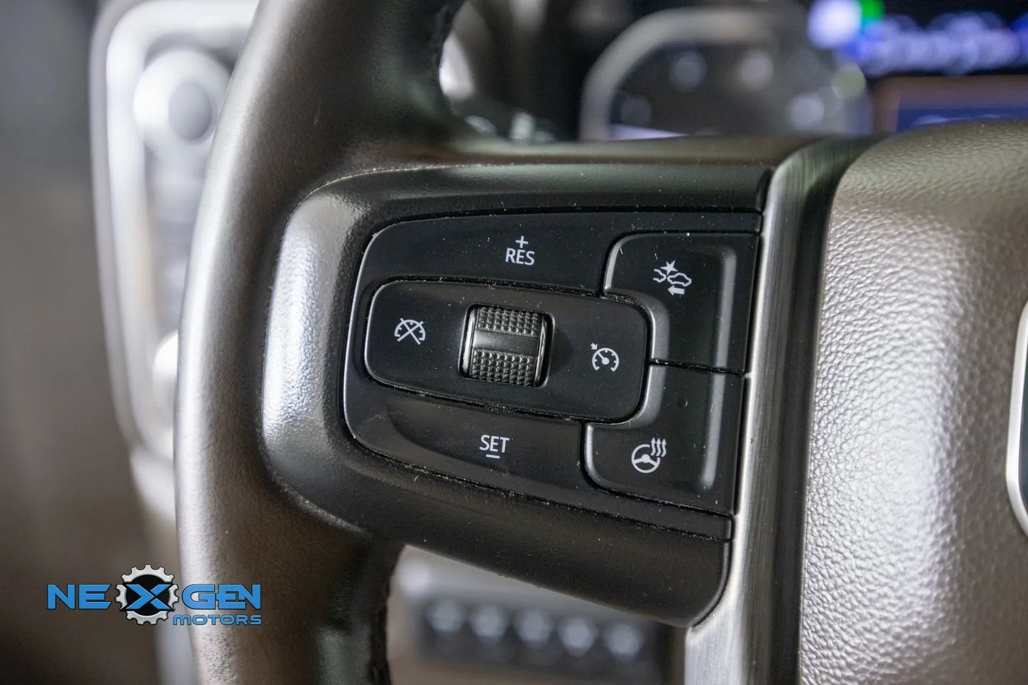 GMC Sierra photo 16