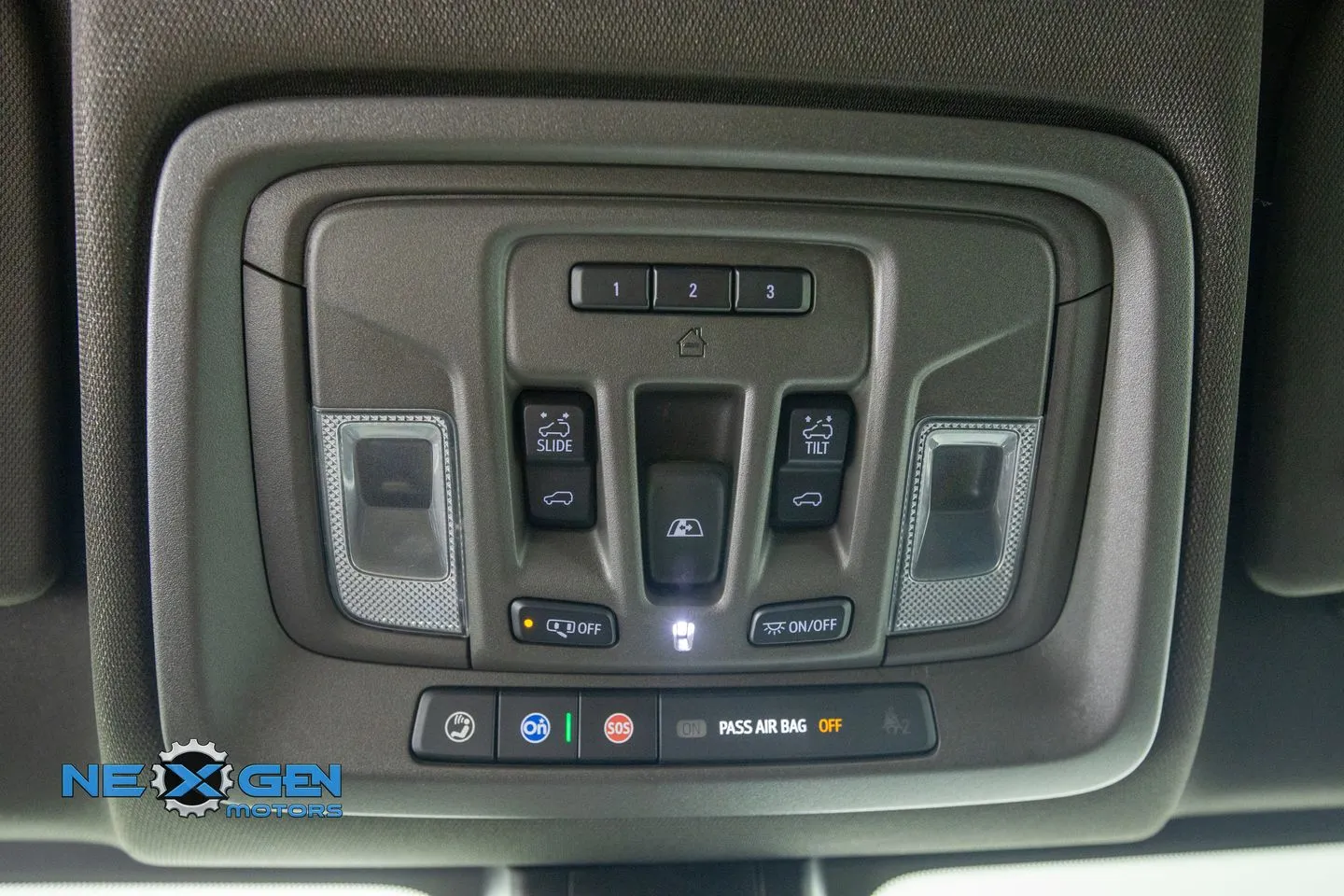 GMC Sierra photo 22