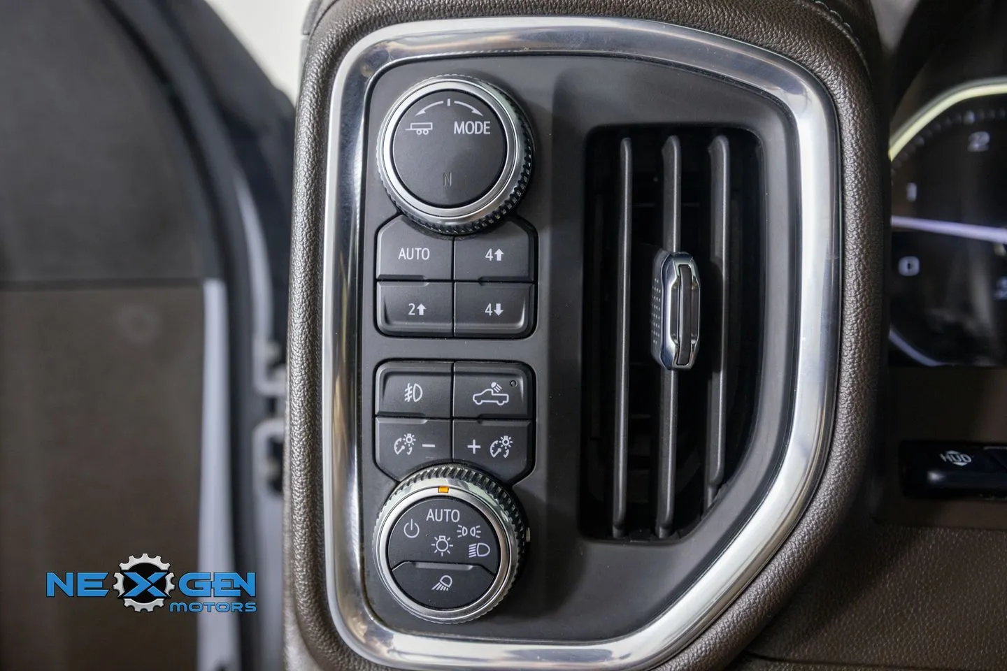 GMC Sierra photo 14