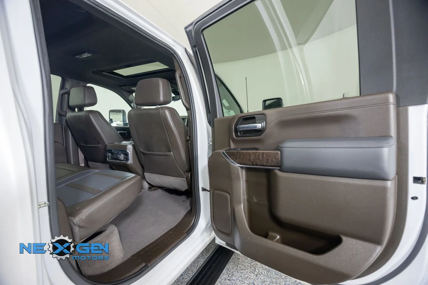 GMC Sierra photo 37
