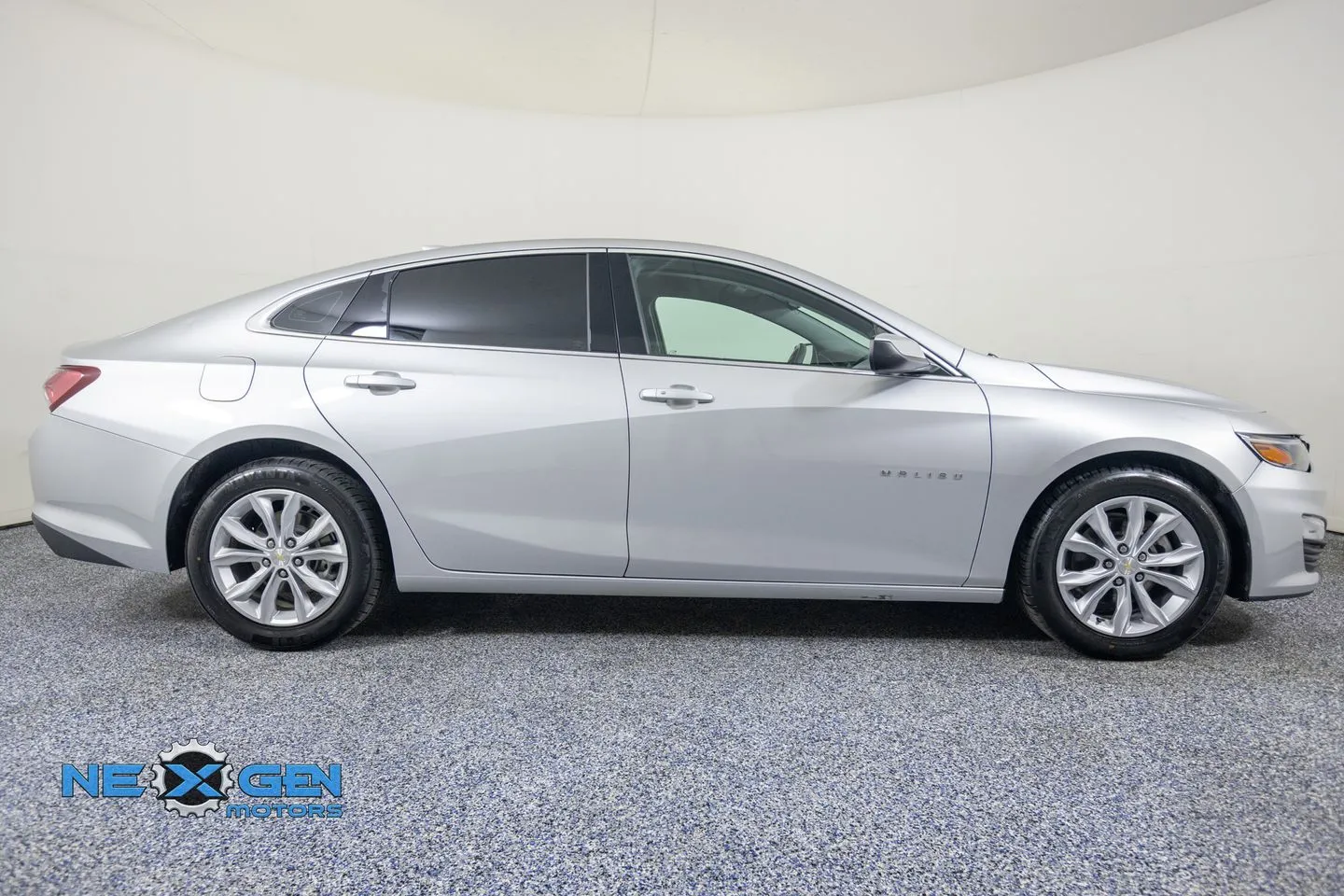 Chevrolet Malibu photo 9