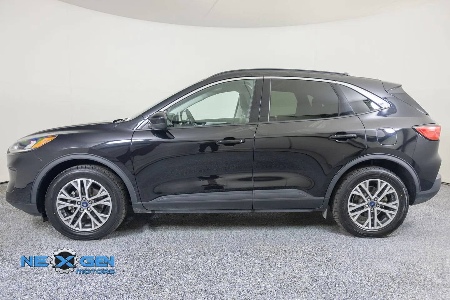 Ford Escape photo 5